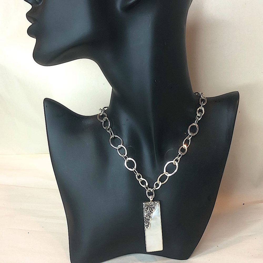 LOIS HILL Sterling Silver Cut Out Mother Of Pearl Open Link Toggle Necklace NWOT - Picture 10 of 17